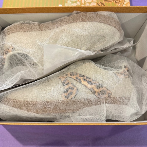 Retro Leopard Sneaker - Picture 6 of 7